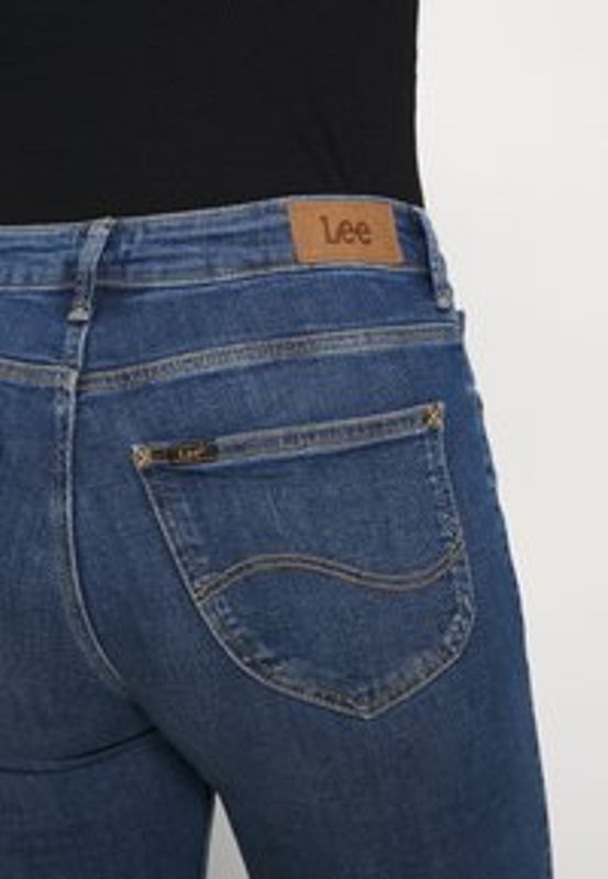 Lee Scarlett High Mid Worn Martha